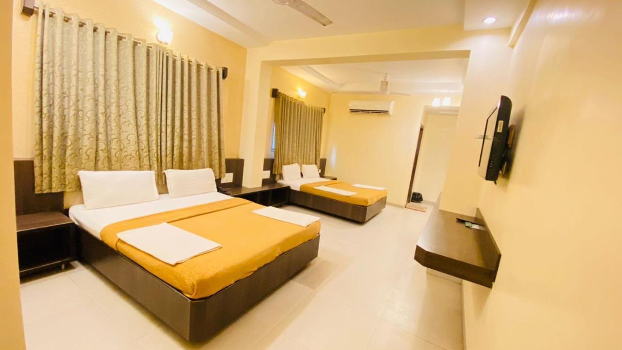 Hotel Sai Gurusthan Širdi Exteriér fotografie